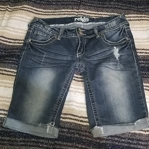 Reign Distressed Denim Shorts EUC
